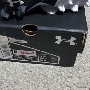Underarmor Leadoff Mid RM JR. Size 10K